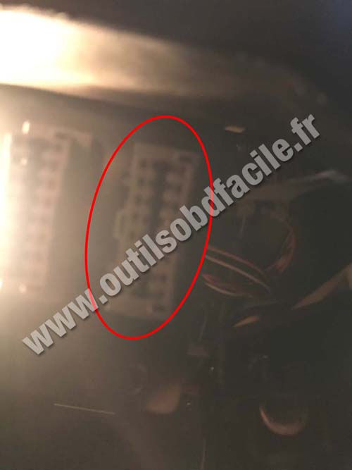 Aston Martin DB9 - Prise OBD