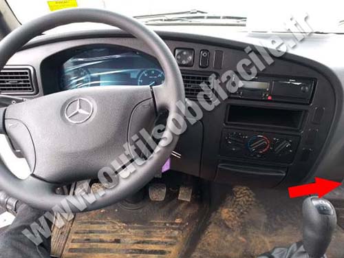 Mercedes Accelo - Tableau de bord