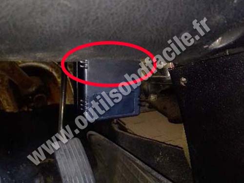 Mitsubishi Mirage - Prise OBD