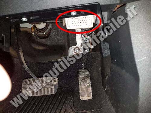 Nissan Titan - Prise OBD